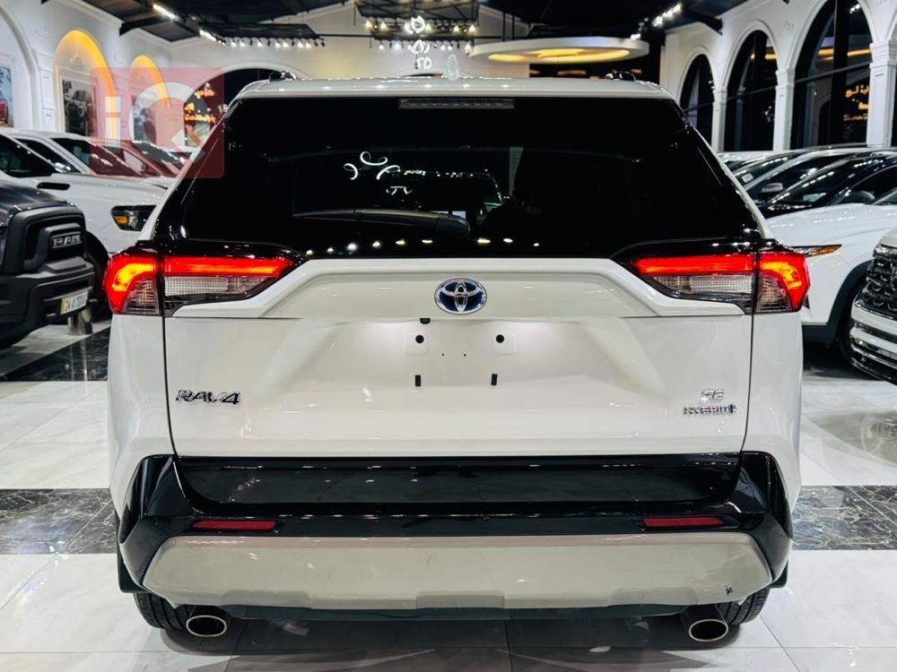 تۆیۆتا ڕاڤ 4